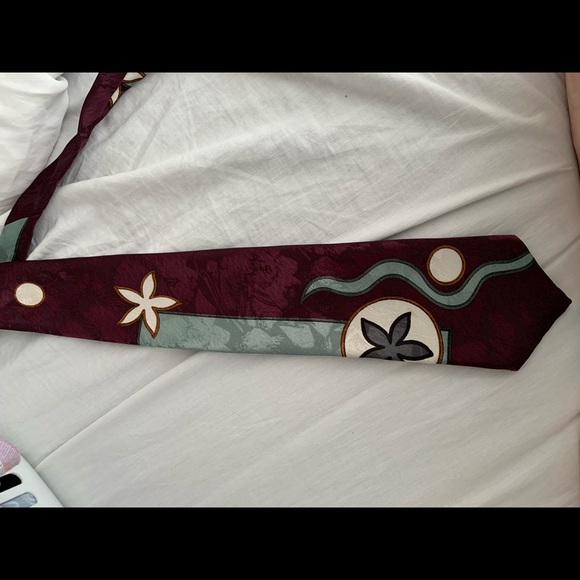 Vintage Purple Flower Tie - Picture 1 of 2